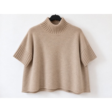 RG5224T –Pulover Taupe Oversize cu Guler Înalt și Mâneci Scurte – Soft Knit - Img 3