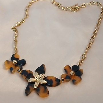 Colier „Amber Garden'' cu floare din rășină RG217COL01F550