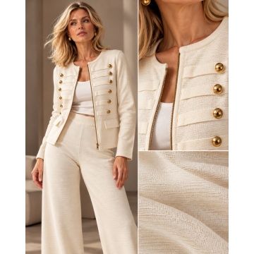 RG93021I Compleu Elegant Ivory Milano – Jachetă cu Nasturi Aurii și Pantaloni Palazzo din Tricot Elastic - Img 3