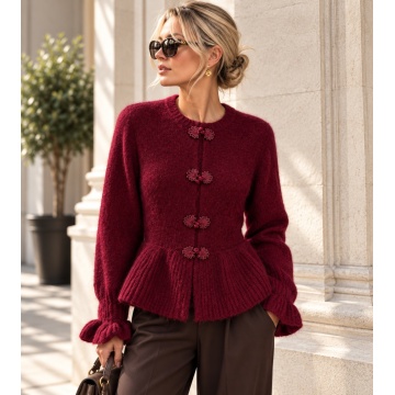 RGRY-623B Bluză Tricotată Burgundia cu Peplum și Închideri Florale – Soft Romance 40–44 (M/L–XL)