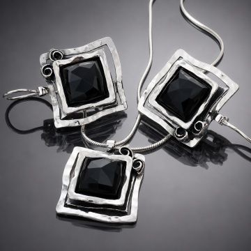 Set Square Noir din argint 925 cu onix negru – pandantiv și cercei N3817-E3830