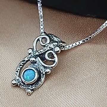 Colier de inspirație arabesque din argint texturat cu opal A21151