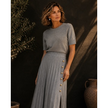RG7076B-1 Fustă plisată M–2XL cu nasturi decorativi – Gri deschis - Img 8