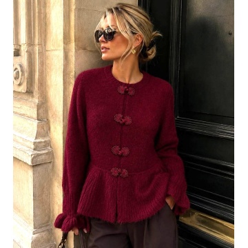 RGRY-623B Bluză Tricotată Burgundia cu Peplum și Închideri Florale – Soft Romance 40–44 (M/L–XL)
