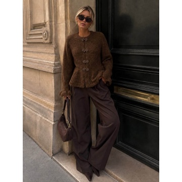 RGRY-623M Bluză Tricotată Maro cu Peplum și Închideri Florale – Soft Romance 40–44 (M/L–XL) - Img 2