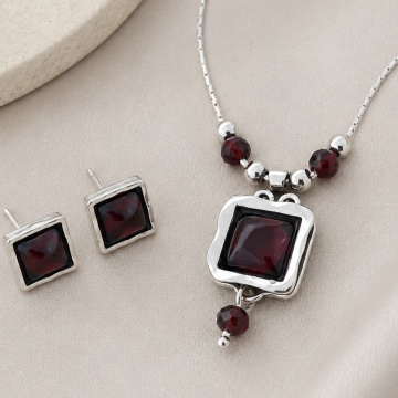 Set Argint 925 cu Granat Natural „Burgundy Square”–N3897-E2740