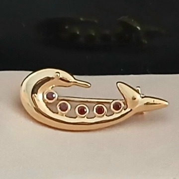 Brosa Dolphin , argint placat cu aur RGBH062246 granat - Img 3