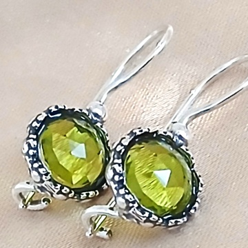 Cercei din argint E3388A peridot
