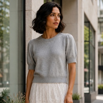 RG7120G Bluza GRI tricotată fin cu umeri structurați – Eleganță modernă