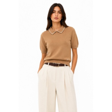 RG7122G Bluză Camel tricotată fin cu guler decorat cu microperle – Eleganță discretă - Img 3