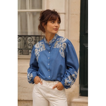 RGRA70–Bluză din Bumbac 100% cu Broderie Florală și Mâneci Bufante – Denim Elegance - Img 3