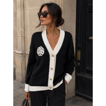 RGWL-08092 Cardigan Parisian Bloom (L–2XL)– Tricot Bicolor cu Detaliu Floral (M–4XL)