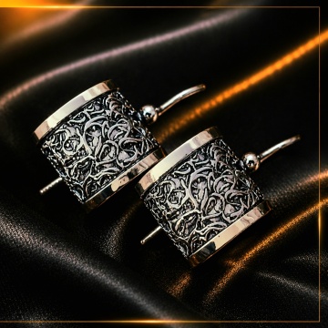 Cercei Soléa din argint 925 și aur 14K – design elegant cu detalii în relief 201201