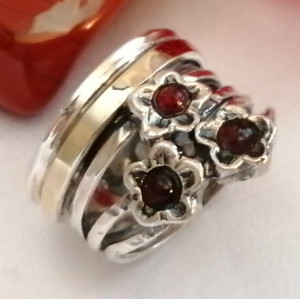 Inel argint si aur 14k -granat-100586 - Img 1
