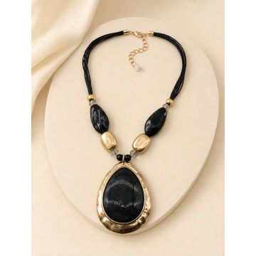Colier Statement Noir Gold cu Pandantiv Negru și Accente Aurii- RGCL-2700289N - Img 2