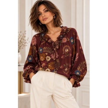 RG26137–Bluză Boho Bloom Burgundy – imprimeu floral, volane și mâneci ample, 100% vâscoză - Img 3