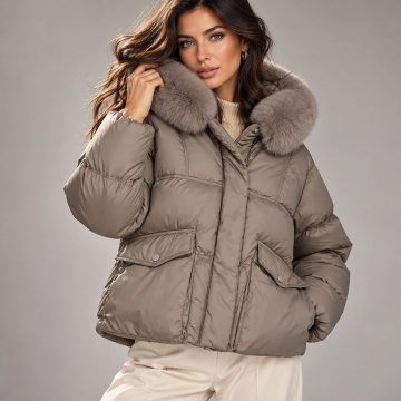 RG61001T Jachetă Taupe matlasată cu glugă și blăniță artificială – Oversized Chic