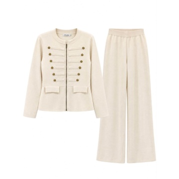 RG93021I Compleu Elegant Ivory Milano – Jachetă cu Nasturi Aurii și Pantaloni Palazzo din Tricot Elastic - Img 4