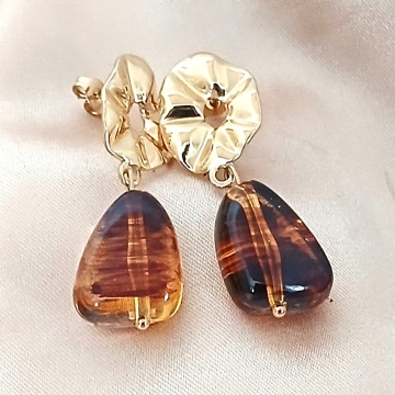 Cercei Eleganți Amber Drop & Gold – Textură Plisată RG124RX231 - Img 4