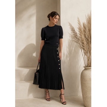 RG7120N Bluza neagra tricotată fin cu umeri structurați – Eleganță modernă - Img 9