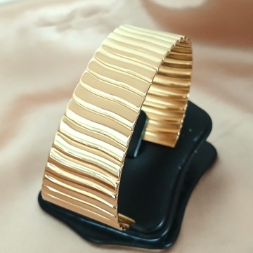 Brățară Cuff Golden Ripple – Elegant Waves RG324AQ309