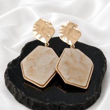 Cercei Statement Golden Geometry – Rășină & Metal Auriu, Clips RG2700253-B