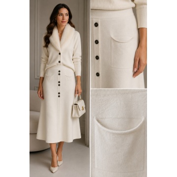 RG5390–Fustă Midi Tricotată Ivory cu Nasturi Contrastanți – Soft Elegance - Img 2