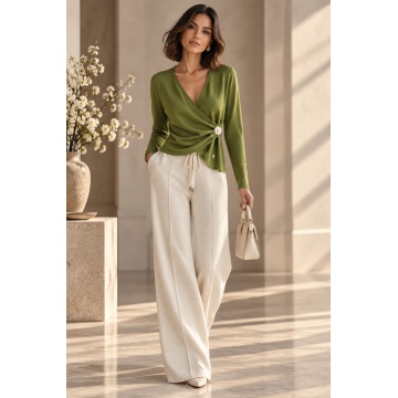 RG7140K–Top petrecut Cachi, din tricot fin cu drapaj și nasture bijuterie floral (M–L ) - Img 2