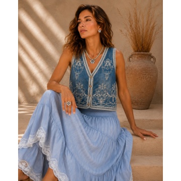 Vestă din Denim Brodată cu Dantelă și Nasturi din Lemn RGR6969