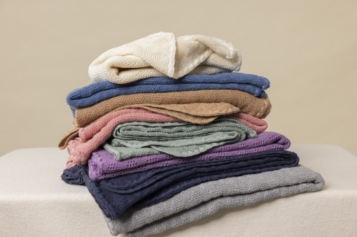 Pătura bebelusi din lână merinos tricotata Disana - Soft Pink - Img 2