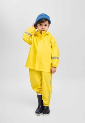 Jachetă de ploaie Reima Lampi Yellow - lifestyle