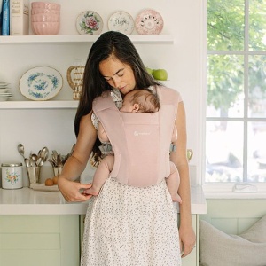Resigilat: Ergobaby Embrace Blush Pink - Marsupiu Ergonomic