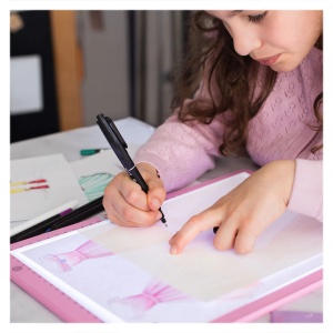 Atelier design vestimentar cu tabletă luminoasă A4 - Img 3