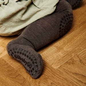 Dres antiderapant din lână merinos Go Baby Go - Brown Melange