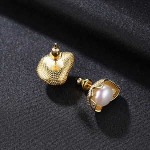 cercei aurii perle naturale