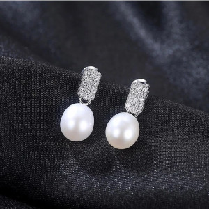 Cercei perle naturale albe Merida