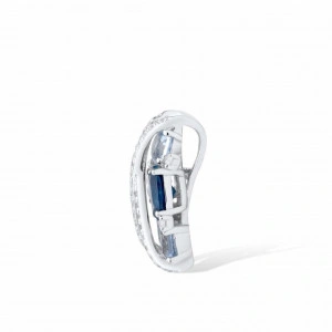 colier spinel albastru