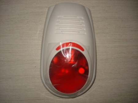 Sirena Alarma fara fir pentru Exterior cu Flash Luminos si acumulator de Back-Up / Rezerva