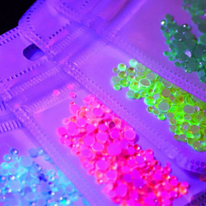 Set cristale Glow in the dark White