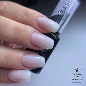 Just Base Victoria Vynn Frozen 8ml Rubber Base