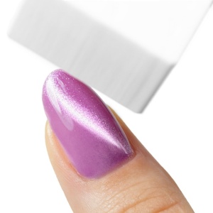Magnet 5D White Molly Nails