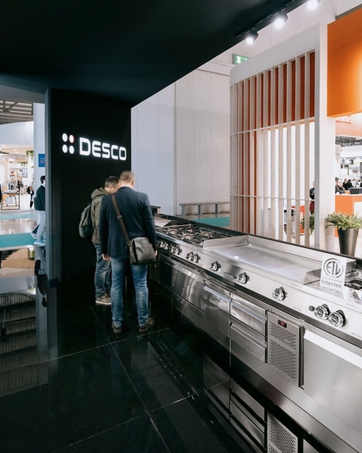 Grill dublu pe gaz cu placă striată cromată și dulap închis, Desco Italia - Img 4