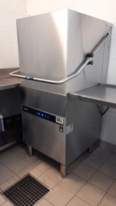 Mașină de spălat vase și pahare cu capotă, coș 50x50, comandă electronică 4 programe Krupps Italia - Img 5