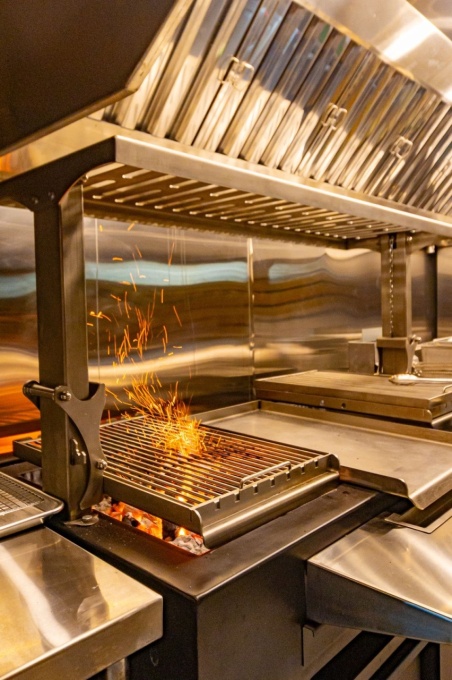 Grătar profesional Barbeque pentru Steak pe cărbuni, 1450x820x970 mm - Img 8