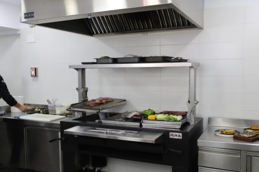 Grătar profesional Barbeque pentru Steak pe cărbuni, 1450x820x970 mm - Img 5