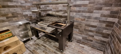 Grătar profesional Barbeque pentru Steak pe cărbuni, 1450x820x970 mm - Img 2