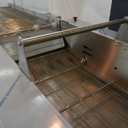 Mașină tip bandă pentru prăjire (friteuză), blansare sau fierbere, pe gaz, 250 L, bandă 440 mm - Img 7
