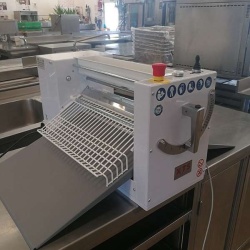 Mașină de laminat aluat de foietaj, de banc EASY 500 SM - Img 4