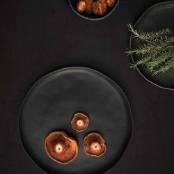 Farfurie de prezentare neagră Fine Dining 26x2 cm, charger plate set de 6 bucăți, Sucro PuraSangre - Img 4