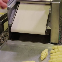 Mașină de rulat croissante, 1800/oră, 230 V - Img 2